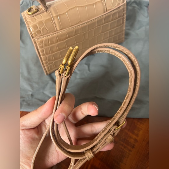 Balenciaga hourglass XS HANDBAG CROCODILE EMBOSSED nude color - Picture 8 of 8
